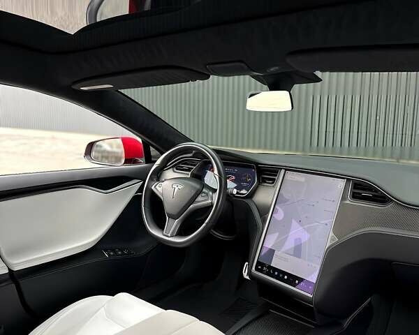 Красный Тесла Модель С, объемом двигателя 0 л и пробегом 65 тыс. км за 38500 $, фото 12 на Automoto.ua