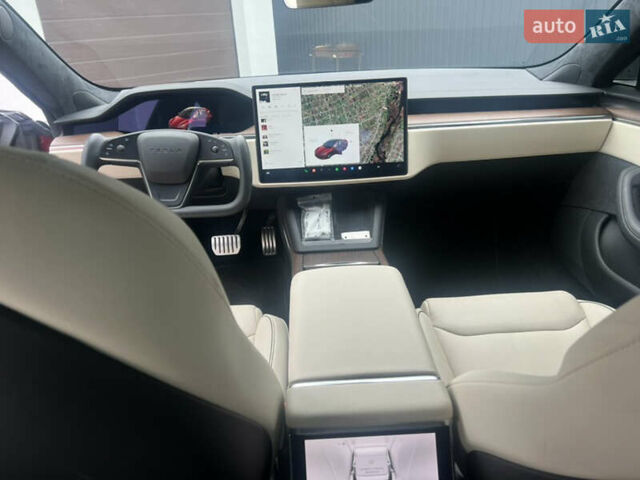 Красный Тесла Модель С, объемом двигателя 0 л и пробегом 80 тыс. км за 36900 $, фото 6 на Automoto.ua