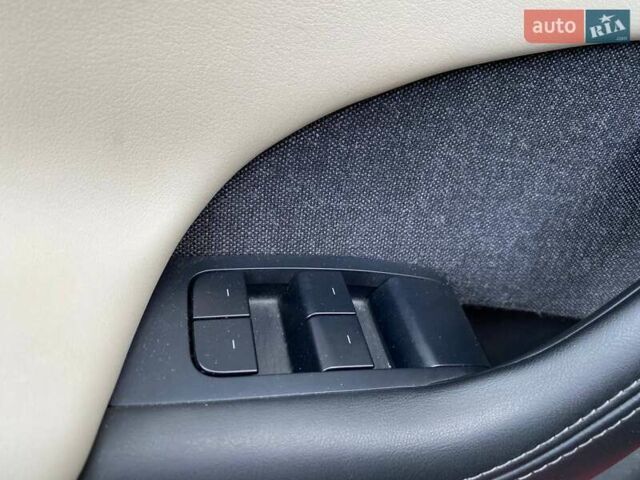 Червоний Тесла Модель С, об'ємом двигуна 0 л та пробігом 16 тис. км за 48500 $, фото 15 на Automoto.ua