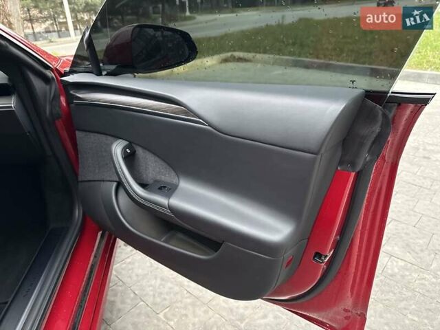 Красный Тесла Модель С, объемом двигателя 0 л и пробегом 37 тыс. км за 45900 $, фото 81 на Automoto.ua