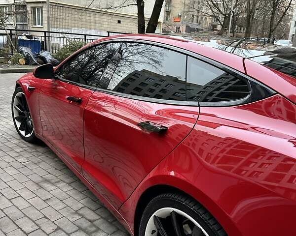 Червоний Тесла Модель С, об'ємом двигуна 0 л та пробігом 60 тис. км за 44000 $, фото 2 на Automoto.ua