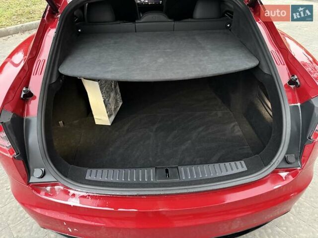 Красный Тесла Модель С, объемом двигателя 0 л и пробегом 37 тыс. км за 45900 $, фото 91 на Automoto.ua