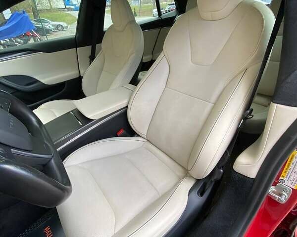 Красный Тесла Модель С, объемом двигателя 0 л и пробегом 16 тыс. км за 49900 $, фото 17 на Automoto.ua