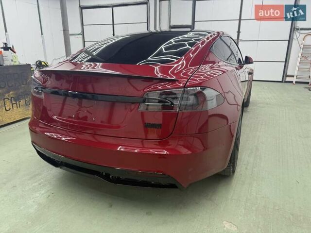 Красный Тесла Модель С, объемом двигателя 0 л и пробегом 37 тыс. км за 45900 $, фото 5 на Automoto.ua
