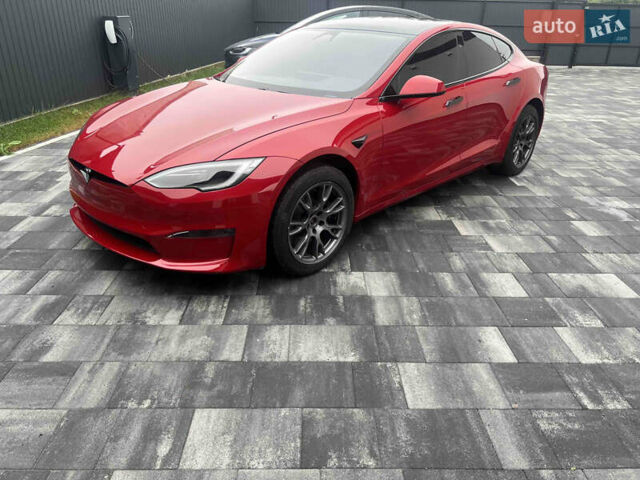 Красный Тесла Модель С, объемом двигателя 0 л и пробегом 80 тыс. км за 36900 $, фото 2 на Automoto.ua