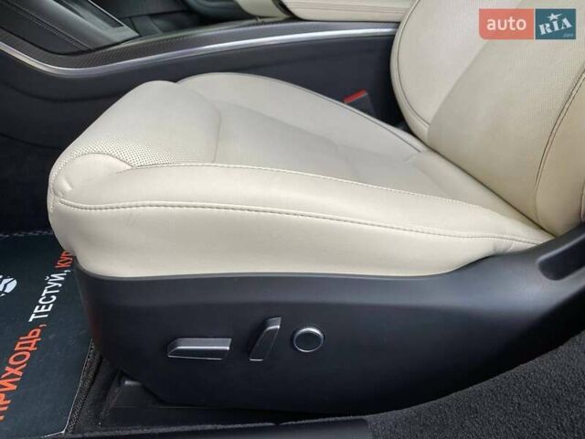 Червоний Тесла Модель С, об'ємом двигуна 0 л та пробігом 16 тис. км за 48500 $, фото 18 на Automoto.ua