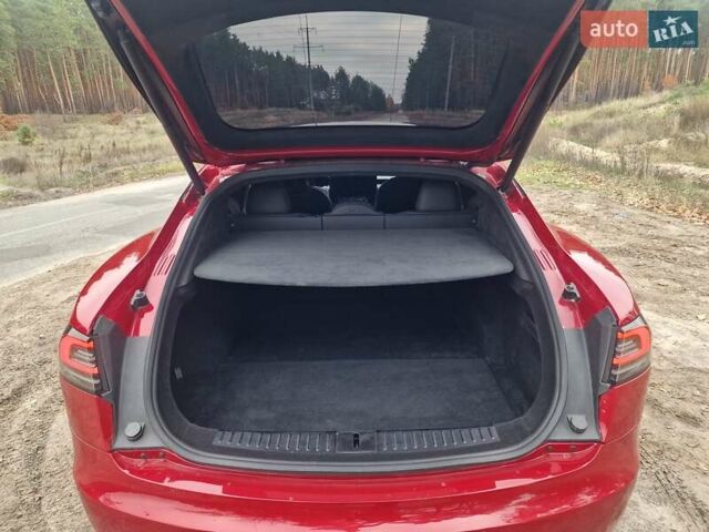 Красный Тесла Модель С, объемом двигателя 0 л и пробегом 56 тыс. км за 36500 $, фото 10 на Automoto.ua