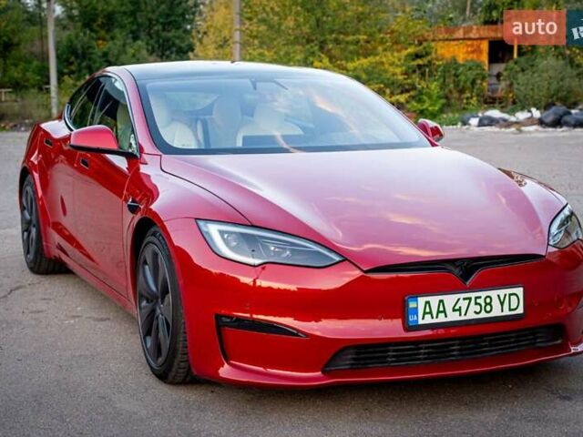 Красный Тесла Модель С, объемом двигателя 0 л и пробегом 85 тыс. км за 46500 $, фото 1 на Automoto.ua