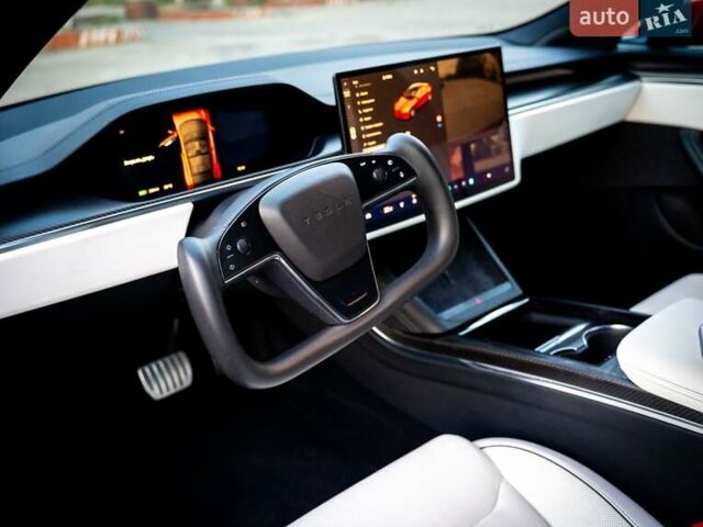 Красный Тесла Модель С, объемом двигателя 0 л и пробегом 85 тыс. км за 46500 $, фото 14 на Automoto.ua