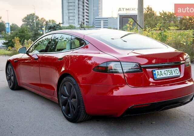 Красный Тесла Модель С, объемом двигателя 0 л и пробегом 85 тыс. км за 46500 $, фото 12 на Automoto.ua