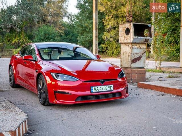 Красный Тесла Модель С, объемом двигателя 0 л и пробегом 85 тыс. км за 46500 $, фото 6 на Automoto.ua