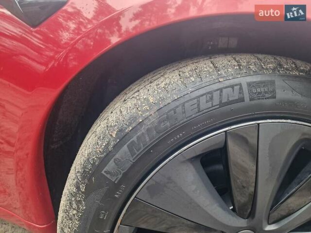 Красный Тесла Модель С, объемом двигателя 0 л и пробегом 56 тыс. км за 33100 $, фото 17 на Automoto.ua