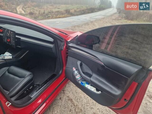 Красный Тесла Модель С, объемом двигателя 0 л и пробегом 56 тыс. км за 33100 $, фото 2 на Automoto.ua