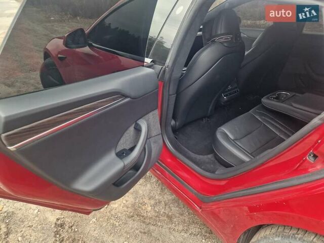 Красный Тесла Модель С, объемом двигателя 0 л и пробегом 56 тыс. км за 36500 $, фото 5 на Automoto.ua