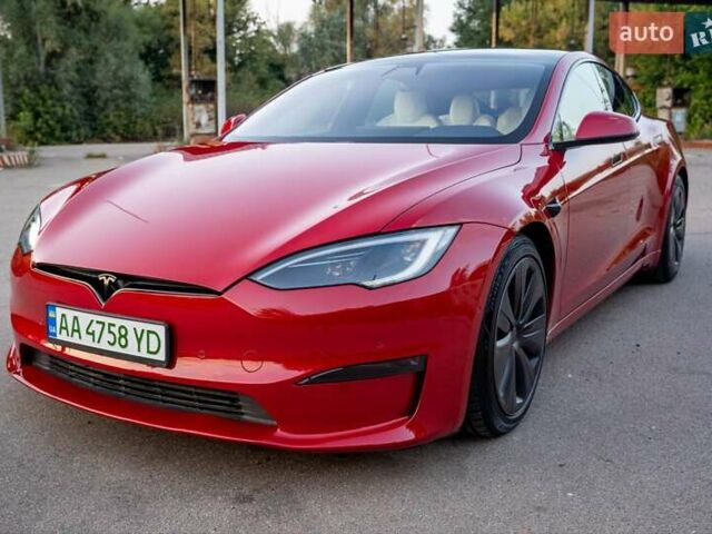 Красный Тесла Модель С, объемом двигателя 0 л и пробегом 85 тыс. км за 46500 $, фото 3 на Automoto.ua