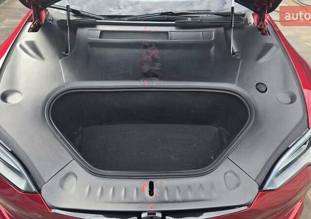 Красный Тесла Модель С, объемом двигателя 0 л и пробегом 15 тыс. км за 66000 $, фото 4 на Automoto.ua