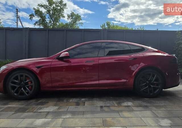 Красный Тесла Модель С, объемом двигателя 0 л и пробегом 15 тыс. км за 67300 $, фото 7 на Automoto.ua