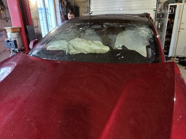 Красный Тесла Модель С, объемом двигателя 0 л и пробегом 24 тыс. км за 27777 $, фото 8 на Automoto.ua