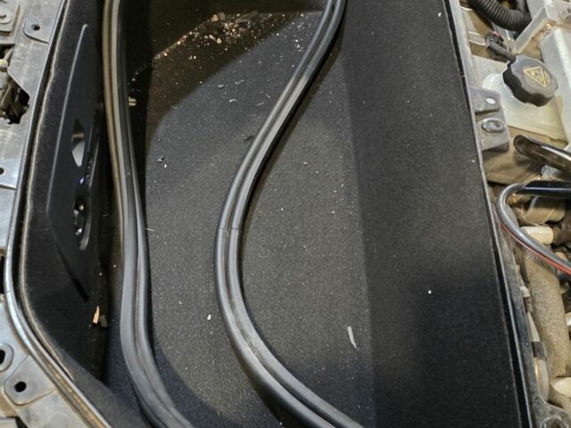 Красный Тесла Модель С, объемом двигателя 0 л и пробегом 24 тыс. км за 27777 $, фото 11 на Automoto.ua