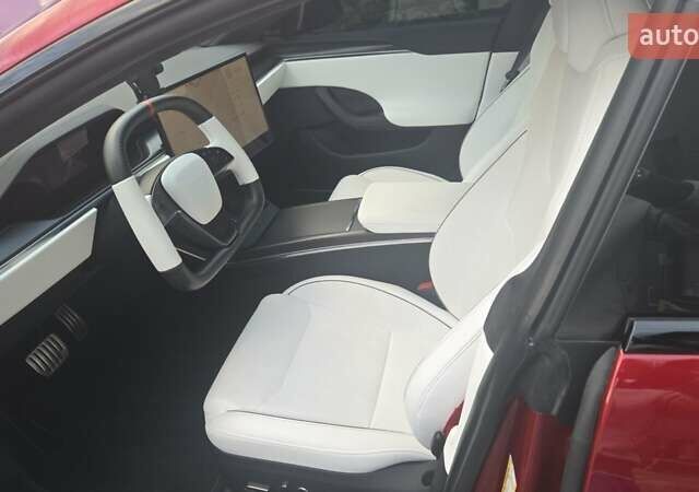 Красный Тесла Модель С, объемом двигателя 0 л и пробегом 15 тыс. км за 67300 $, фото 16 на Automoto.ua