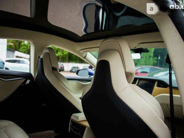 Тесла Модель С 2019 у Києві на Automoto.ua Тесла Модель С, об'ємом двигуна 0 л та пробігом 25 тис. км за 52800 $, фото 12 на Automoto.ua