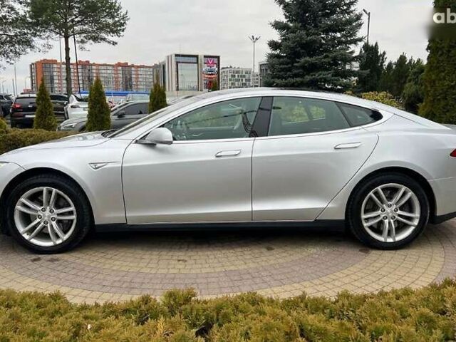 Тесла Модель С, объемом двигателя 4.25 л и пробегом 153 тыс. км за 14690 $, фото 3 на Automoto.ua
