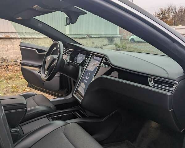 Тесла Модель С, объемом двигателя 4.25 л и пробегом 182 тыс. км за 18500 $, фото 19 на Automoto.ua