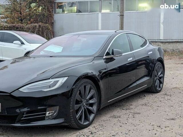 Тесла Модель С, объемом двигателя 4.25 л и пробегом 182 тыс. км за 18500 $, фото 1 на Automoto.ua