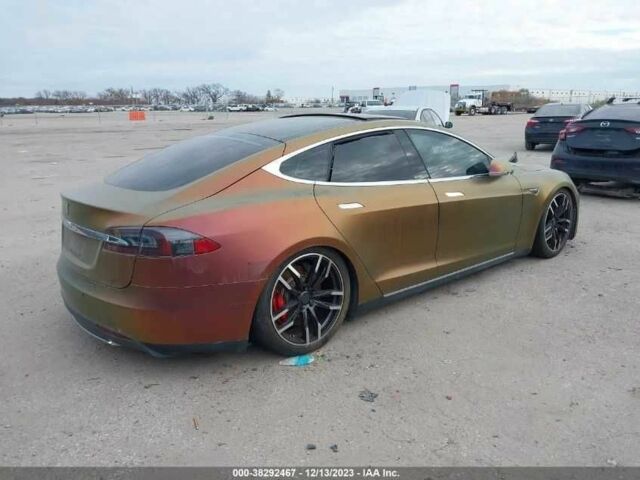 Тесла Модель С, объемом двигателя 1 л и пробегом 43 тыс. км за 4900 $, фото 2 на Automoto.ua