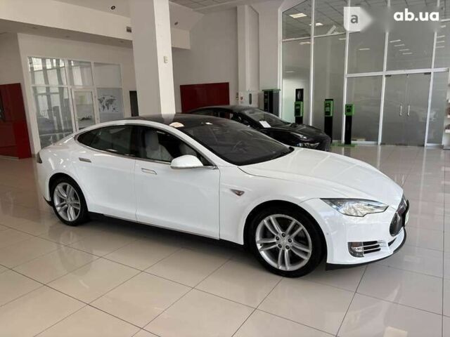 Тесла Модель С, объемом двигателя 0 л и пробегом 130 тыс. км за 17000 $, фото 1 на Automoto.ua