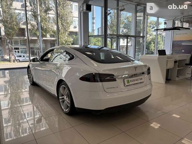 Тесла Модель С, объемом двигателя 0 л и пробегом 130 тыс. км за 17000 $, фото 5 на Automoto.ua