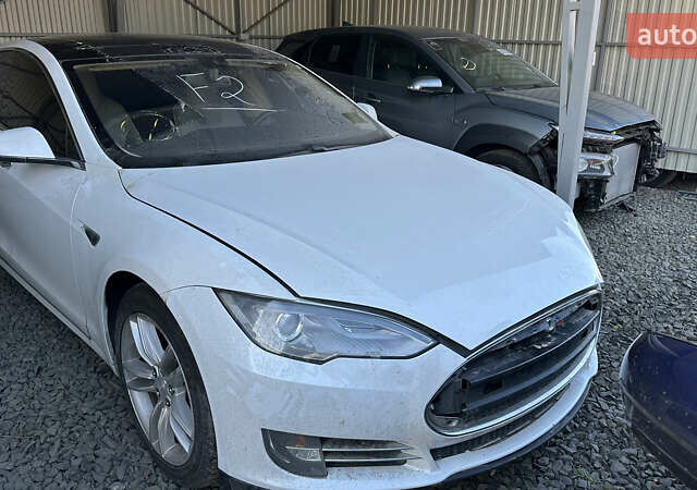 Тесла Модель С, объемом двигателя 0 л и пробегом 205 тыс. км за 7999 $, фото 1 на Automoto.ua