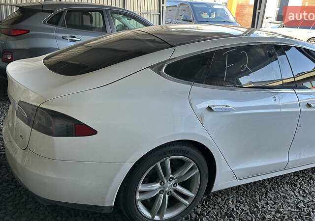 Тесла Модель С, объемом двигателя 0 л и пробегом 205 тыс. км за 7999 $, фото 4 на Automoto.ua