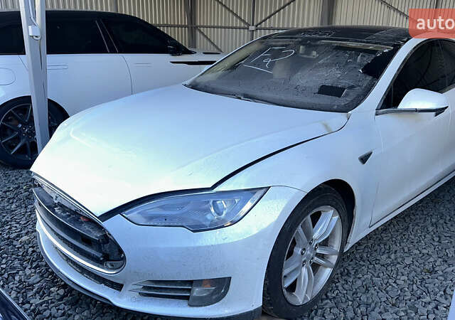 Тесла Модель С, объемом двигателя 0 л и пробегом 205 тыс. км за 7999 $, фото 2 на Automoto.ua
