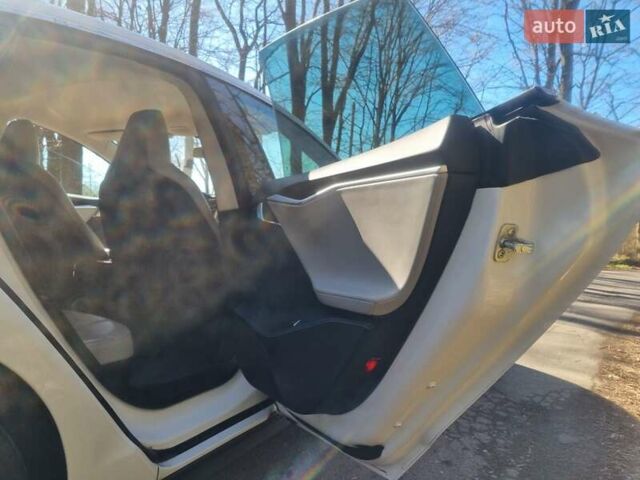 Тесла Модель С, объемом двигателя 0 л и пробегом 190 тыс. км за 13500 $, фото 9 на Automoto.ua