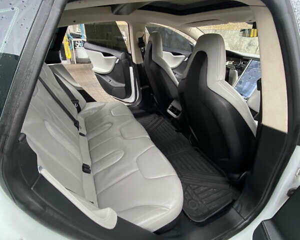 Тесла Модель С, объемом двигателя 0 л и пробегом 360 тыс. км за 11500 $, фото 9 на Automoto.ua