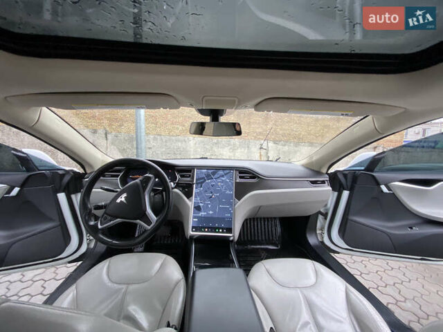 Тесла Модель С, объемом двигателя 0 л и пробегом 360 тыс. км за 11500 $, фото 4 на Automoto.ua