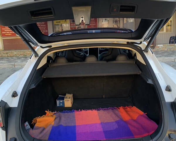 Тесла Модель С, объемом двигателя 0 л и пробегом 220 тыс. км за 16900 $, фото 4 на Automoto.ua