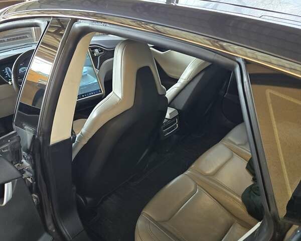 Тесла Модель С, об'ємом двигуна 0 л та пробігом 166 тис. км за 14900 $, фото 23 на Automoto.ua