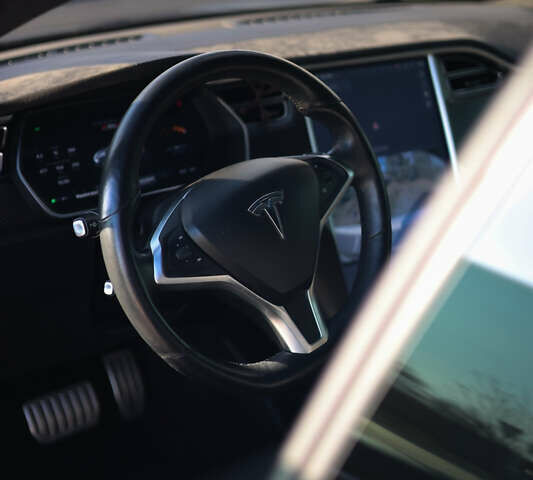 Тесла Модель С, объемом двигателя 0 л и пробегом 70 тыс. км за 17000 $, фото 8 на Automoto.ua
