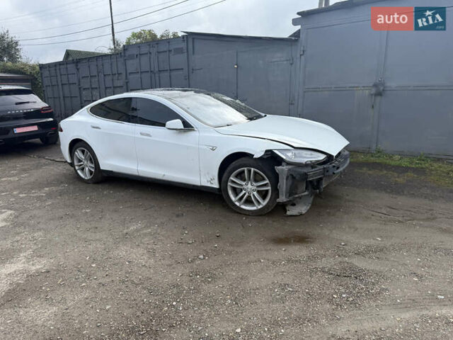 Тесла Модель С, об'ємом двигуна 0 л та пробігом 50 тис. км за 9950 $, фото 18 на Automoto.ua