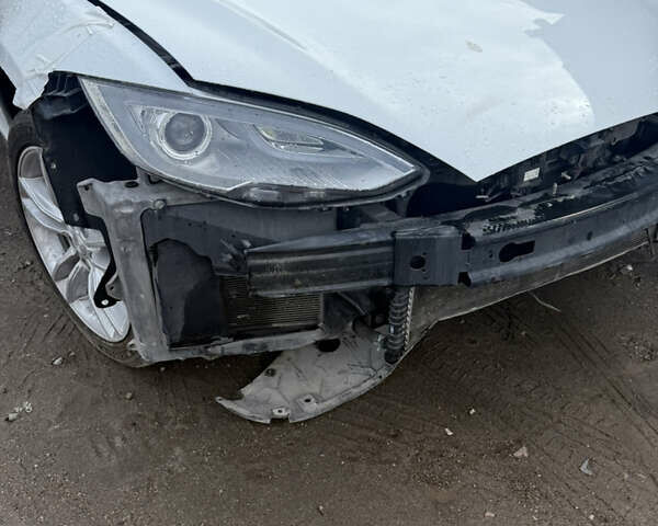 Тесла Модель С, об'ємом двигуна 0 л та пробігом 50 тис. км за 9950 $, фото 16 на Automoto.ua