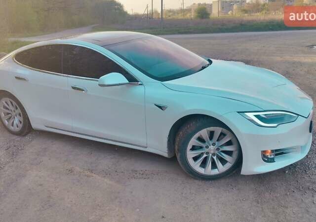 Тесла Модель С, объемом двигателя 0 л и пробегом 118 тыс. км за 23999 $, фото 2 на Automoto.ua