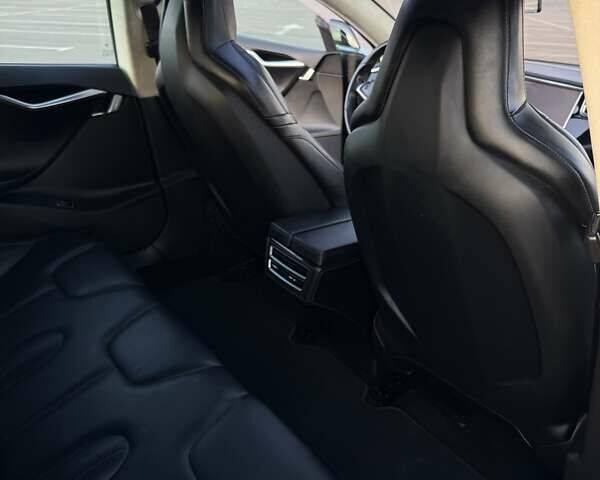 Тесла Модель С, объемом двигателя 0 л и пробегом 183 тыс. км за 16000 $, фото 7 на Automoto.ua