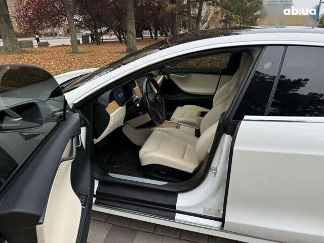 Тесла Модель С, объемом двигателя 0 л и пробегом 52 тыс. км за 27800 $, фото 22 на Automoto.ua