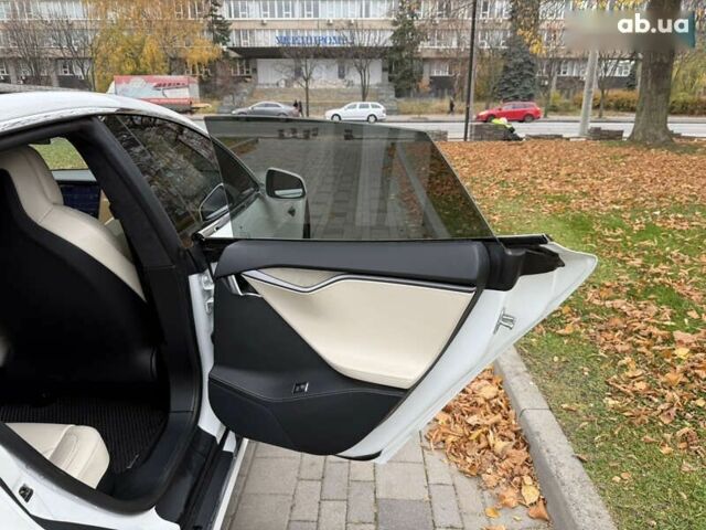 Тесла Модель С, объемом двигателя 0 л и пробегом 52 тыс. км за 27800 $, фото 27 на Automoto.ua