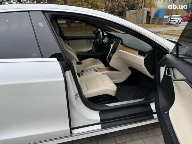 Тесла Модель С, объемом двигателя 0 л и пробегом 52 тыс. км за 27800 $, фото 25 на Automoto.ua