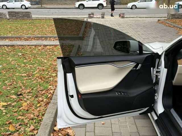 Тесла Модель С, объемом двигателя 0 л и пробегом 52 тыс. км за 27800 $, фото 20 на Automoto.ua