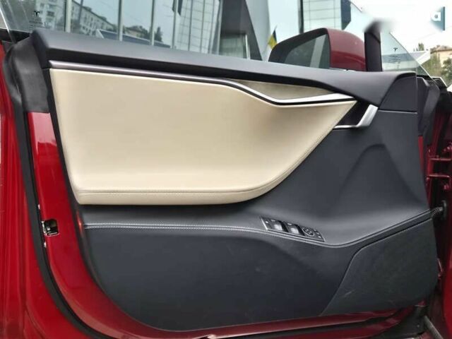 Тесла Модель С, объемом двигателя 0 л и пробегом 52 тыс. км за 29900 $, фото 15 на Automoto.ua