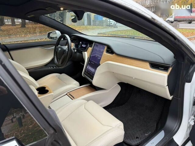 Тесла Модель С, объемом двигателя 0 л и пробегом 52 тыс. км за 27800 $, фото 26 на Automoto.ua